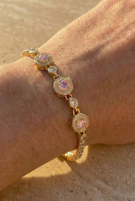 Stellar Whisper Gold Su Yolu Form Zirkon Süslemeli Bileklik